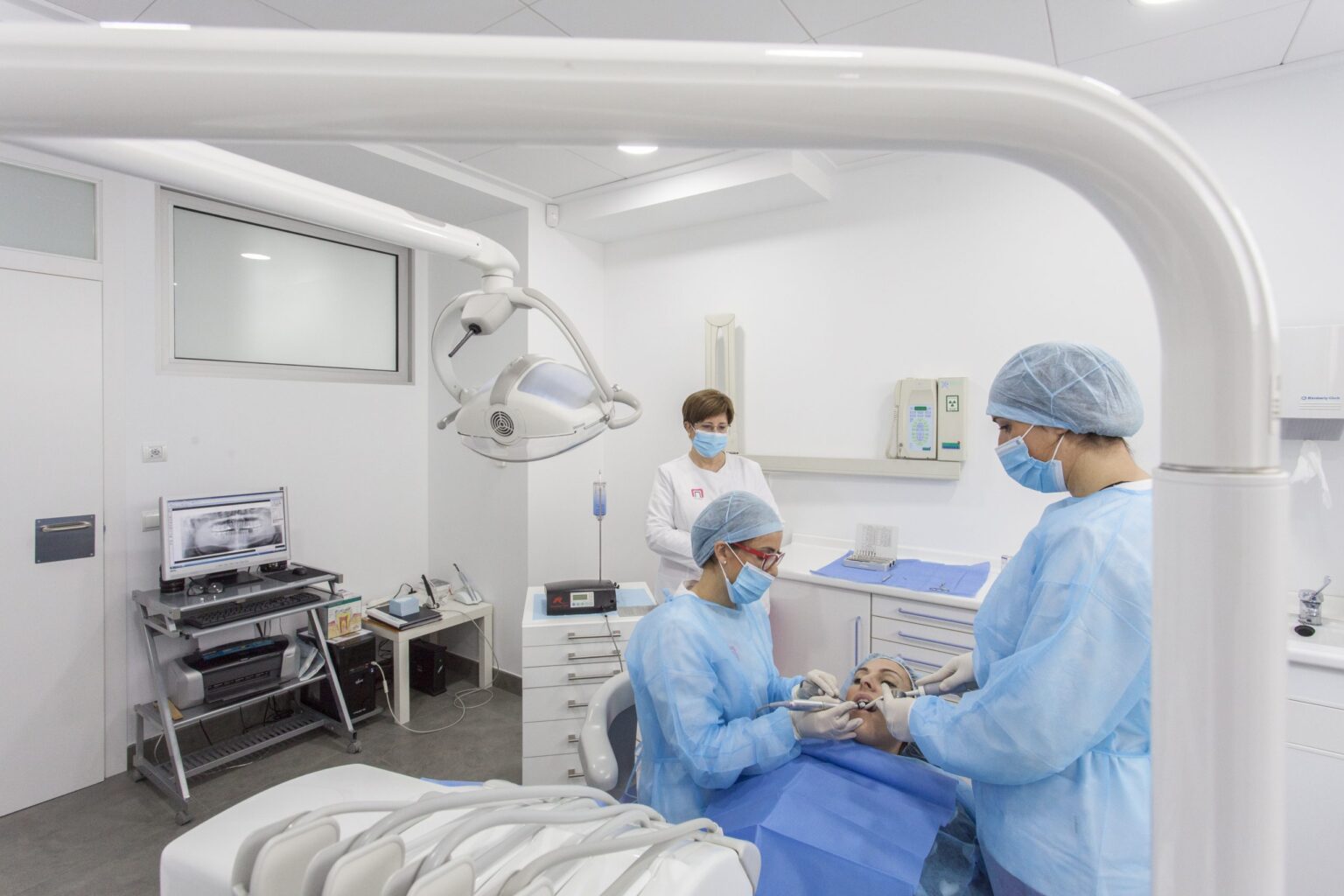 Implantes dentales guiados: la solución perfecta para recuperar tu sonrisa